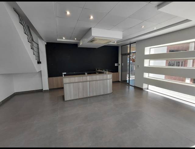 107M² OFFICE TO LET IN NOORDWYK